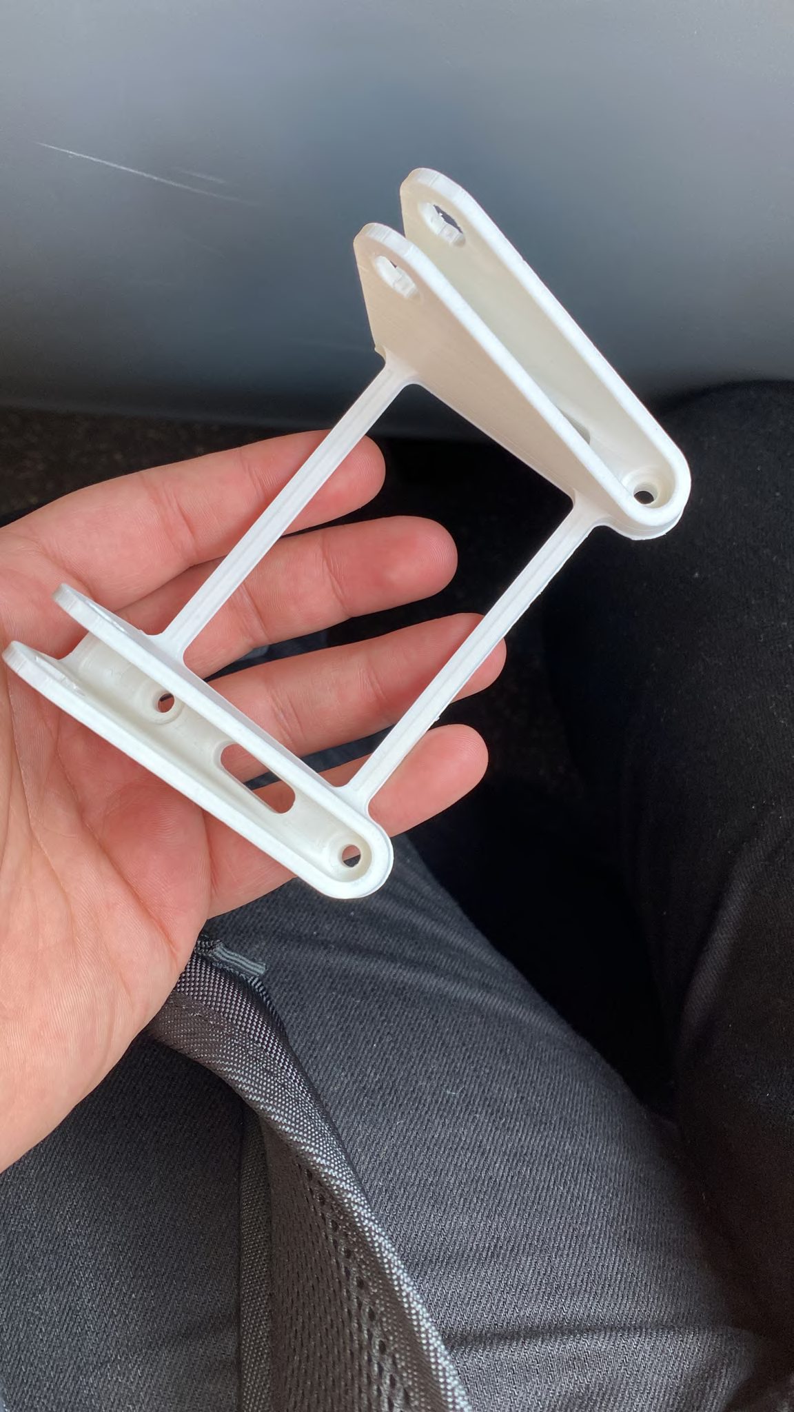 3D-printed prototype of the lightweight wall bracket